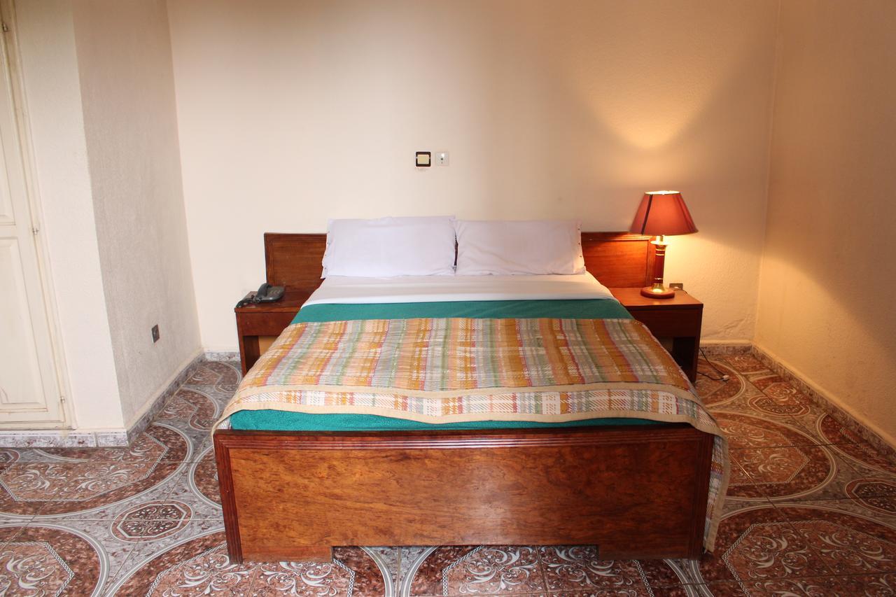 Meumi Palace Yaoundé エクステリア 写真