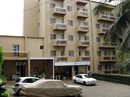 Meumi Palace Yaoundé エクステリア 写真